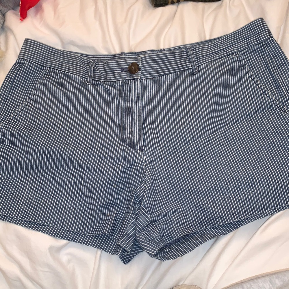 Gap pin stripe Shorts